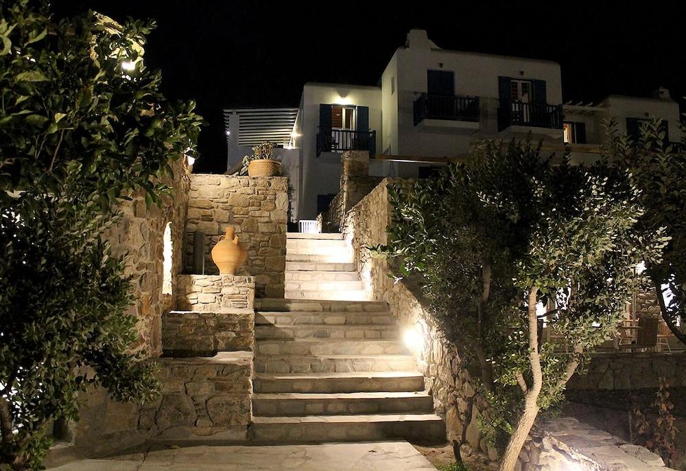 Vienoula'S Garden Hotel Mykonos Town Exterior photo